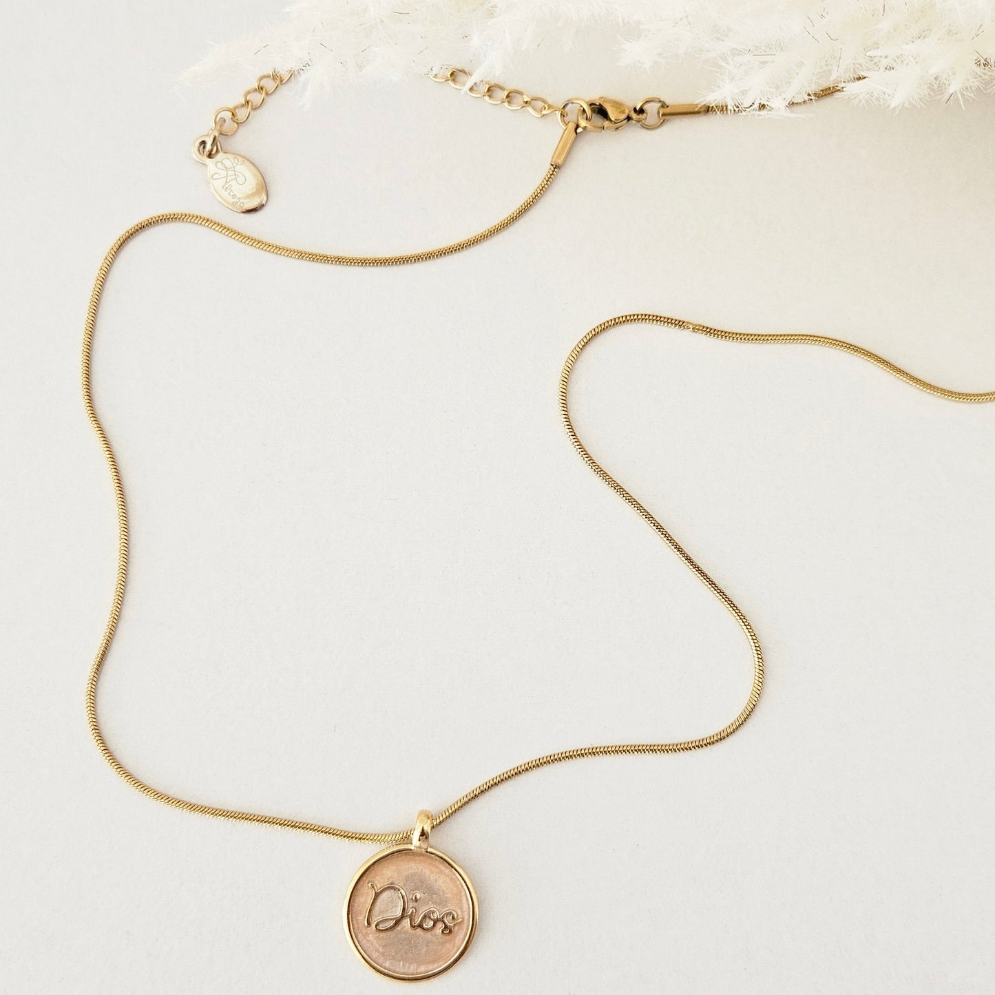 Dios Necklace