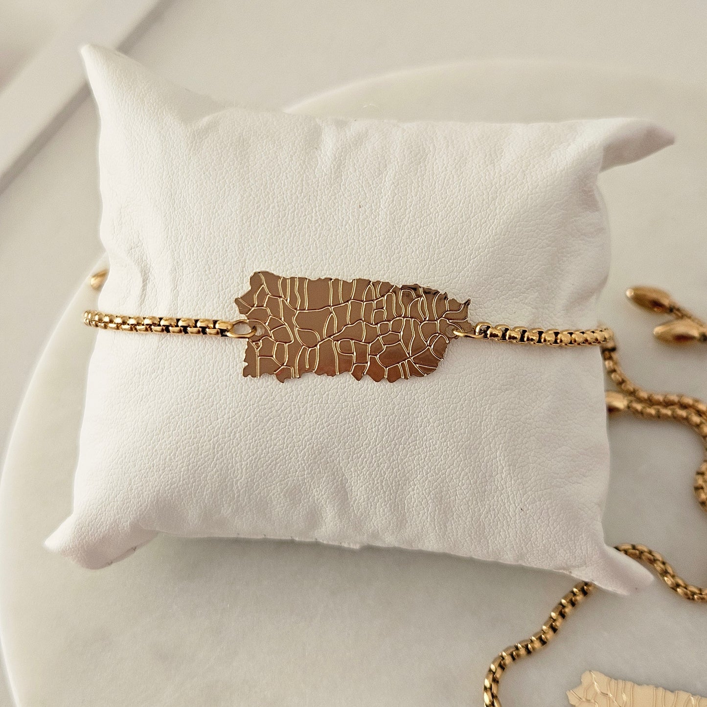 Silueta de PR Gold Bracelet
