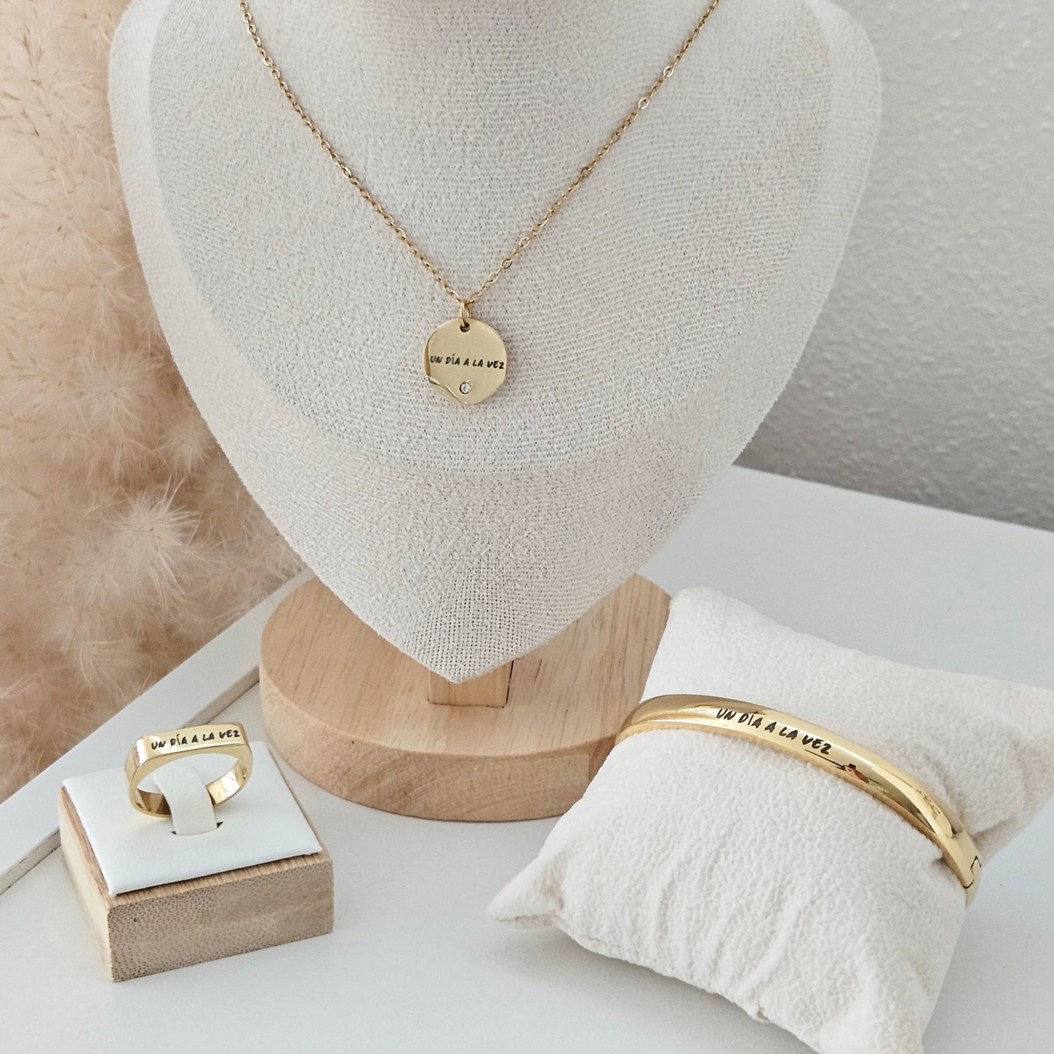 "Un día a la vez" Collection
