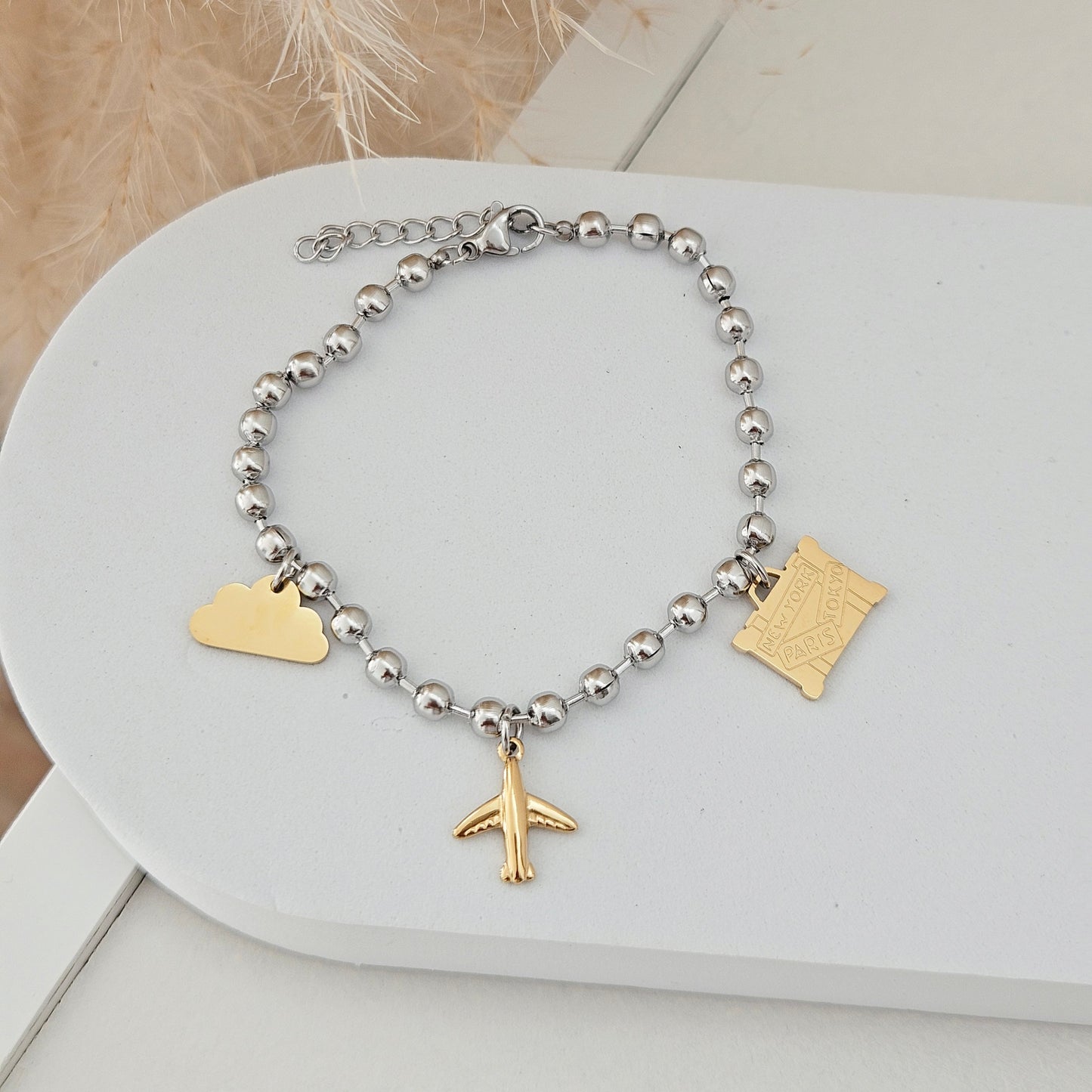 Traveling the world Bracelet