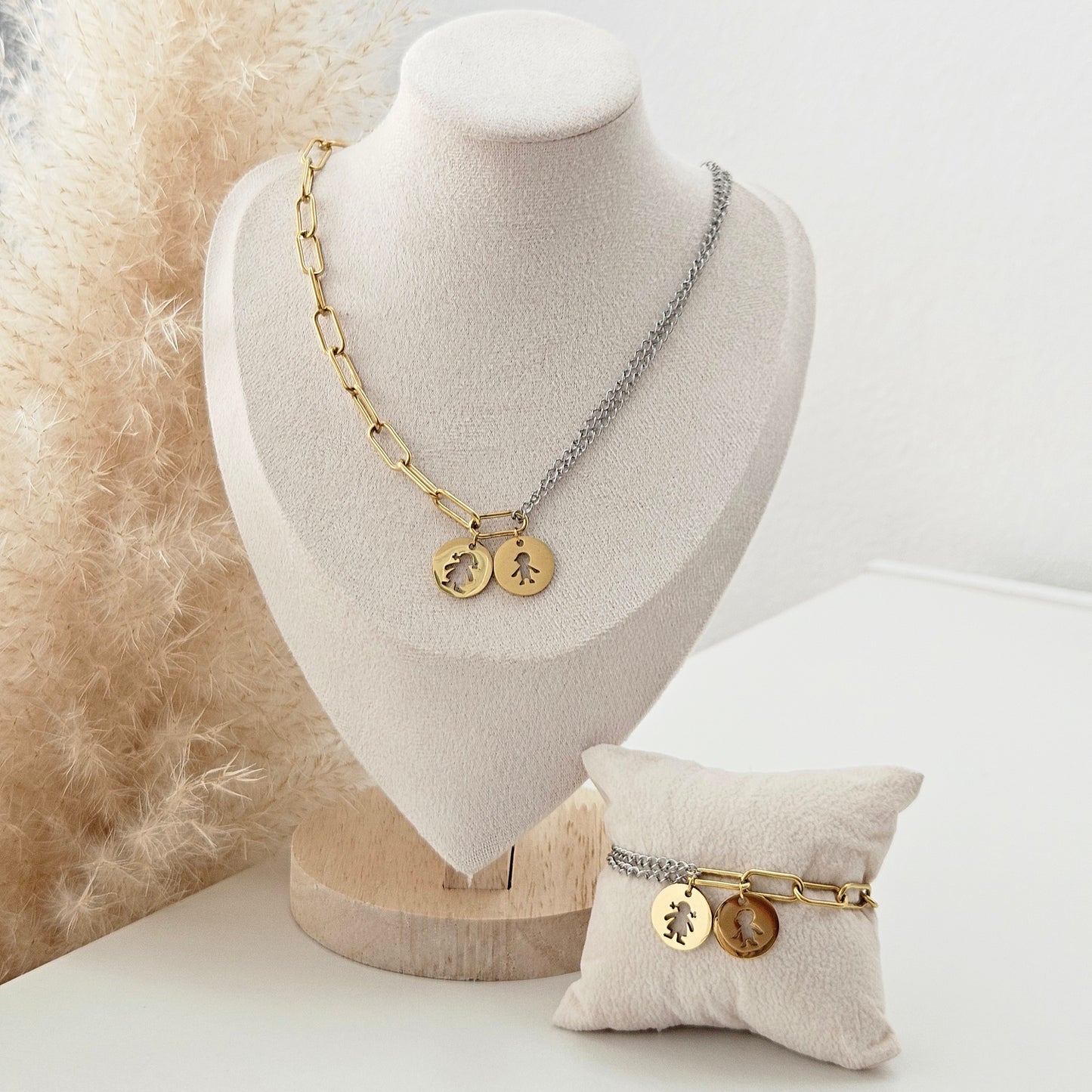 Boy & Girl (Necklace/ Bracelet)